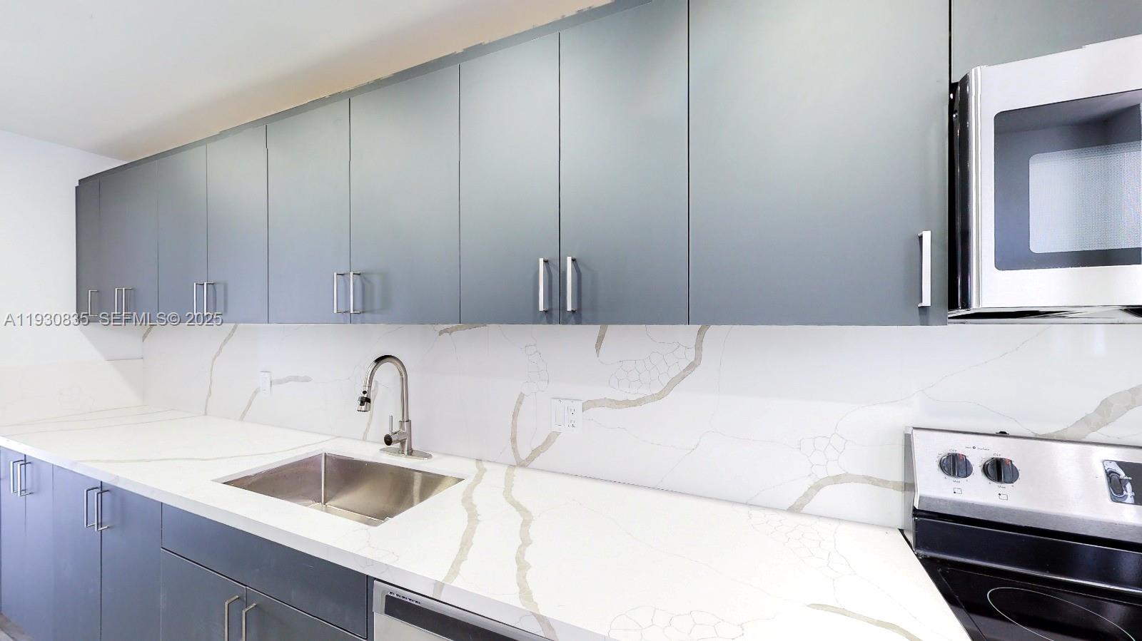 EASTERN SHORES WHITE HOUS - Residential Lease