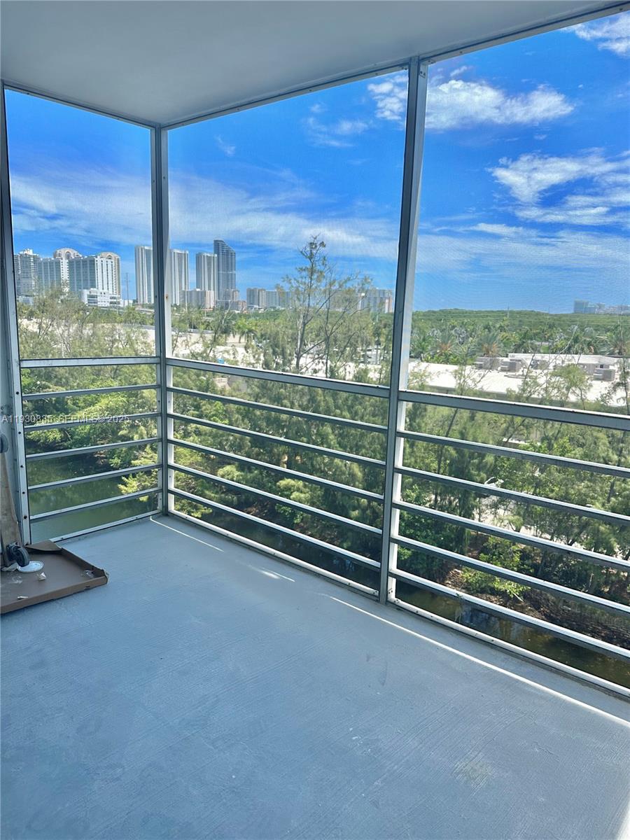 EASTERN SHORES WHITE HOUS - Residential Lease