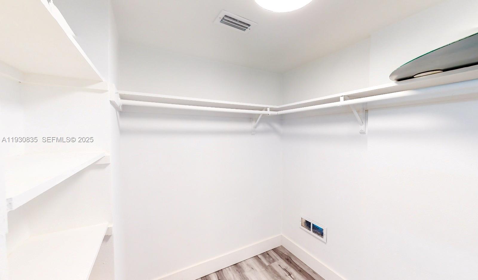 EASTERN SHORES WHITE HOUS - Residential Lease