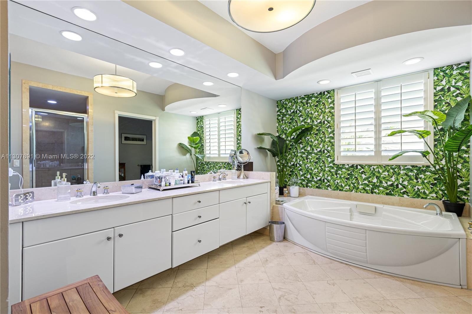 LAKE VILLA ONE CONDO - Residential