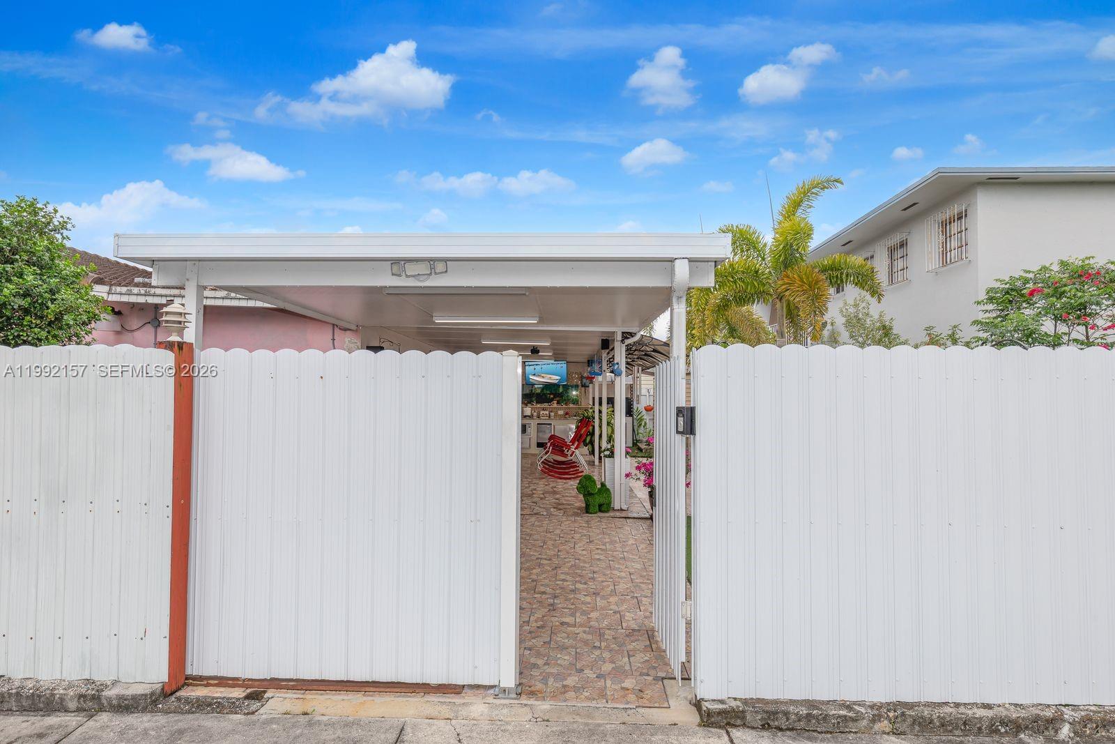 TWIN ROSE CONDO III 10/3 - Residential