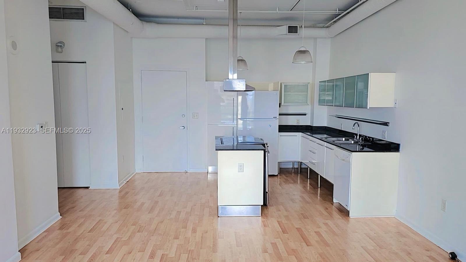 NEO CONDO - Residential Lease