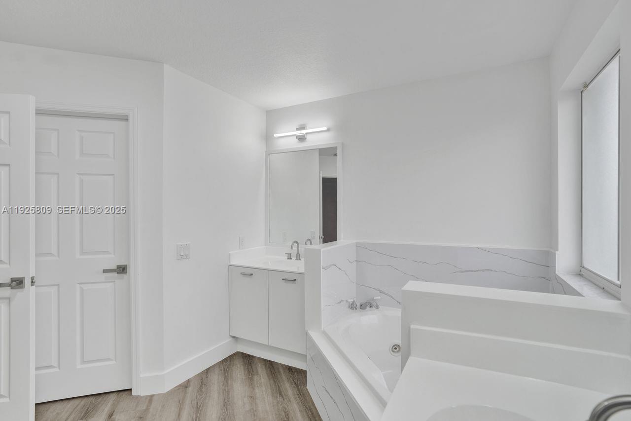 DORAL ISLES MARTINIQUE - Residential