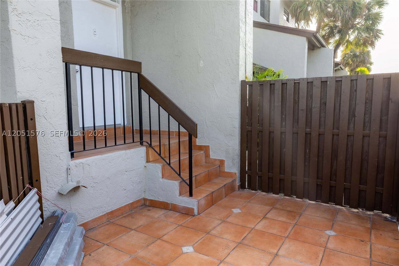 10000 NW 9th St Cir 21