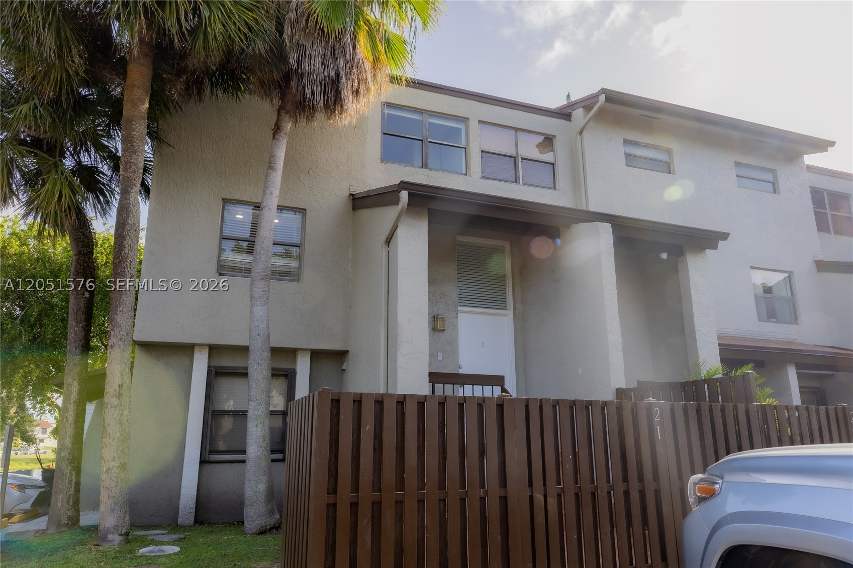 10000 NW 9th St Cir 21
