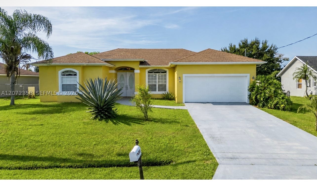 232 SW Carter Ave