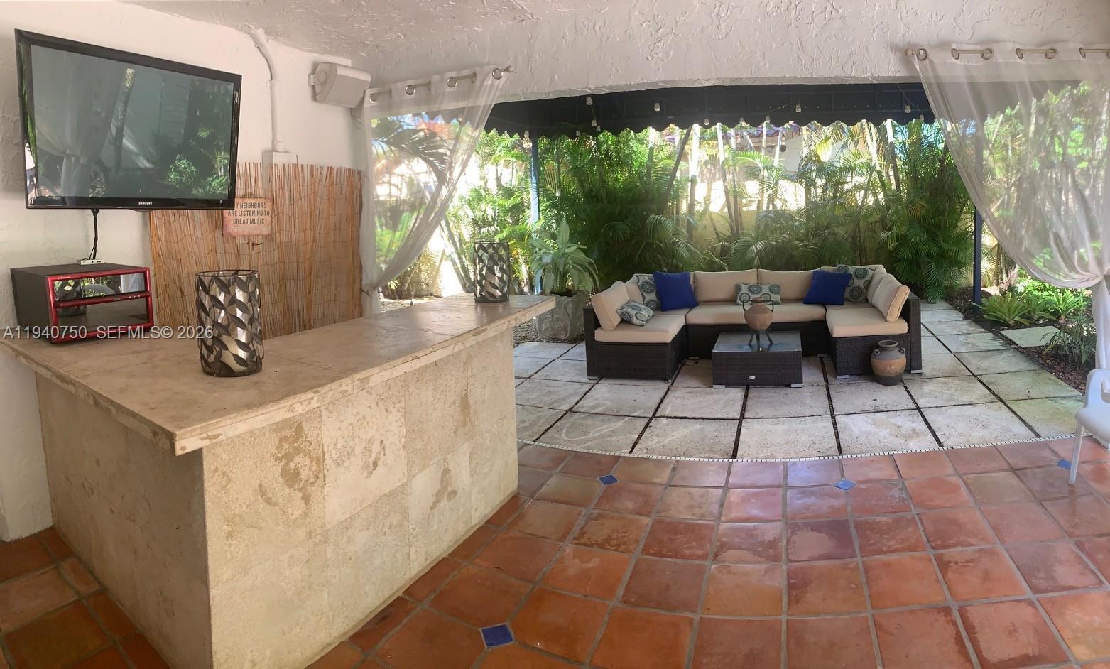 SNAPPER CREEK VILLAS - Residential Lease