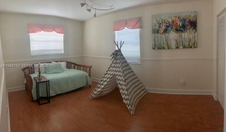 SNAPPER CREEK VILLAS - Residential Lease