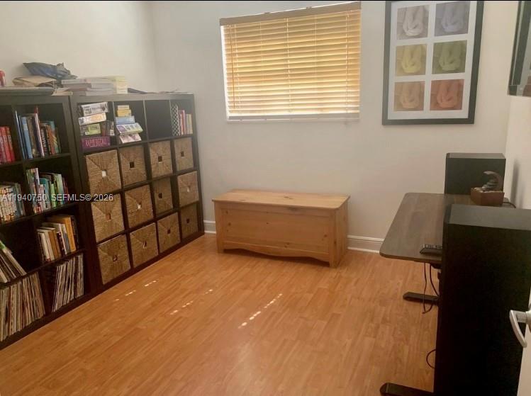 SNAPPER CREEK VILLAS - Residential Lease