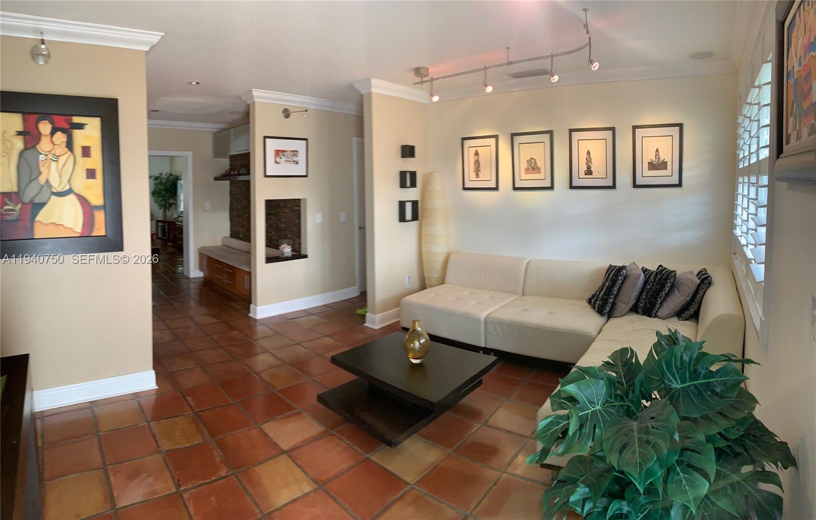 SNAPPER CREEK VILLAS - Residential Lease