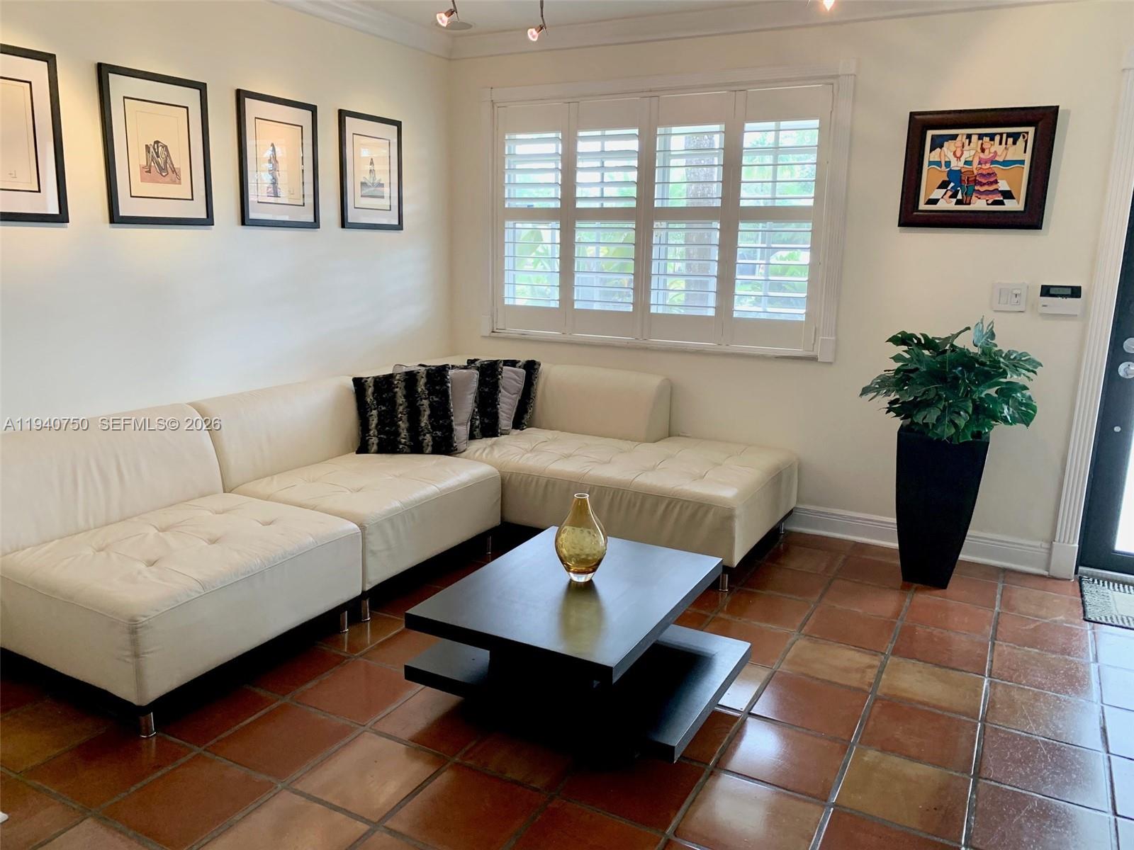 SNAPPER CREEK VILLAS - Residential Lease