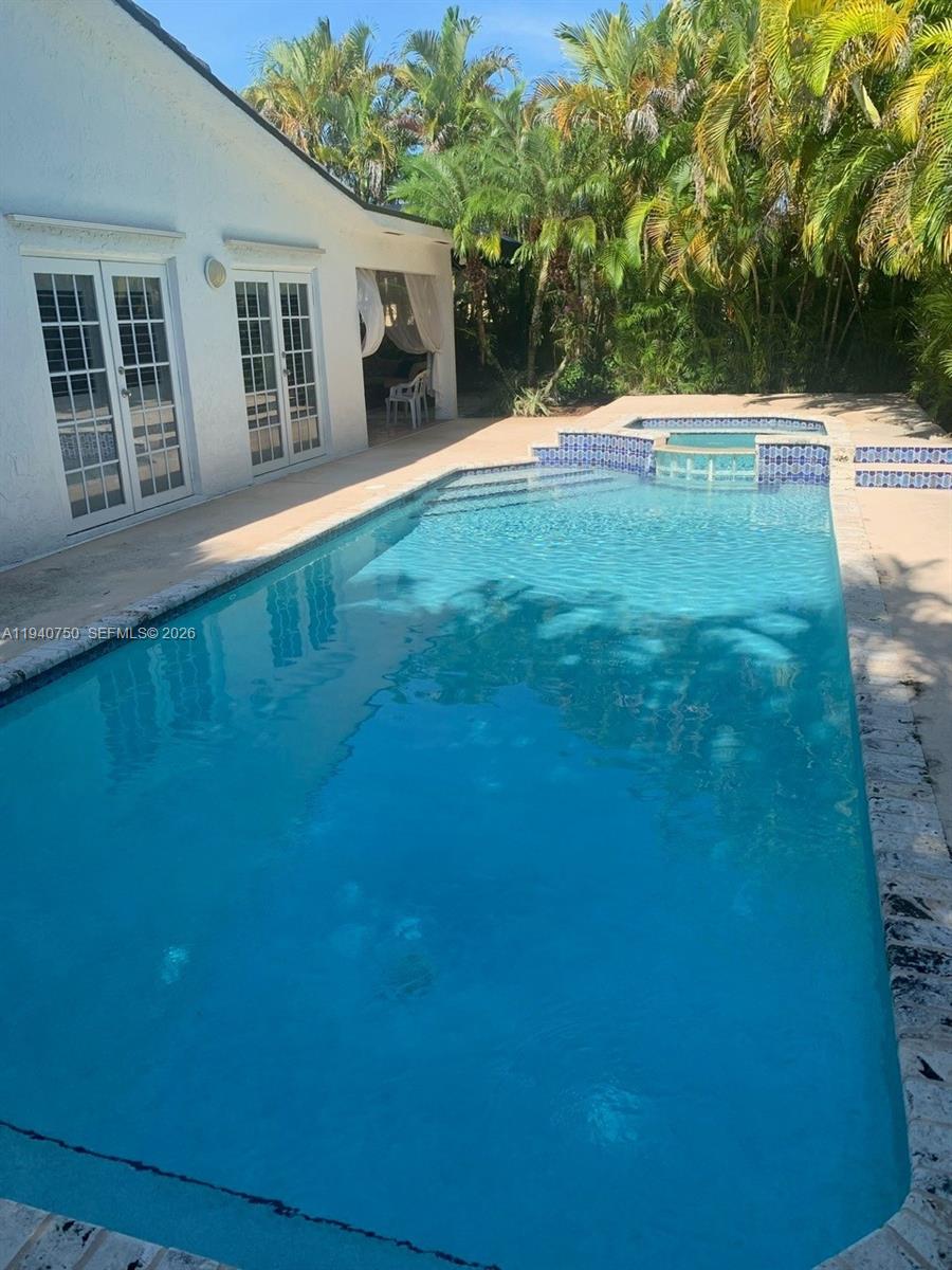 SNAPPER CREEK VILLAS - Residential Lease