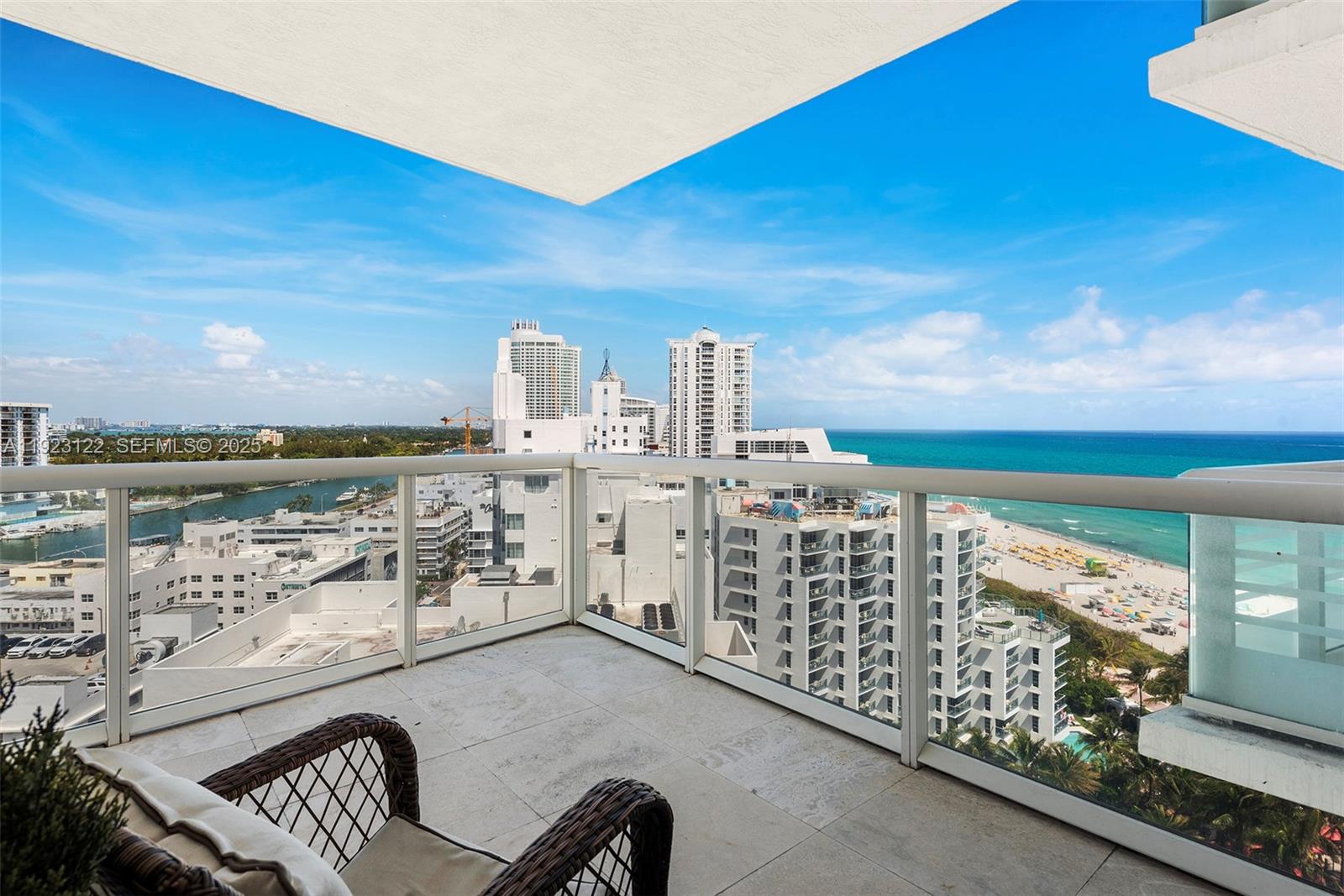 MOSAIC ON MIAMI BEACH CON - Residential Lease