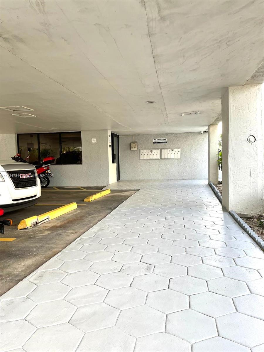 6424 COLLINS BLDG CONDO - Residential Lease