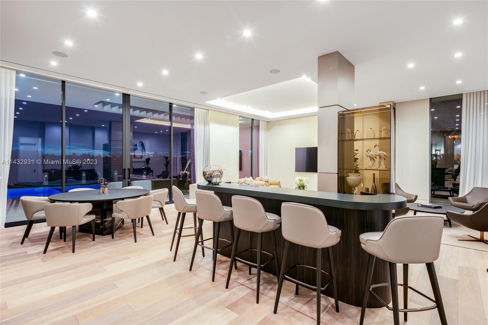 LAGUNA ISLE - Residential