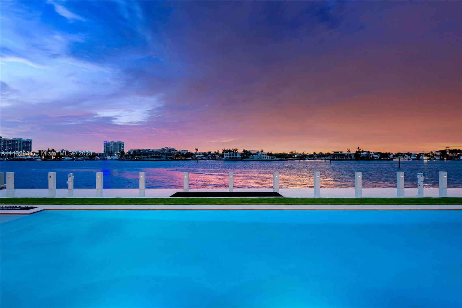LAGUNA ISLE - Residential