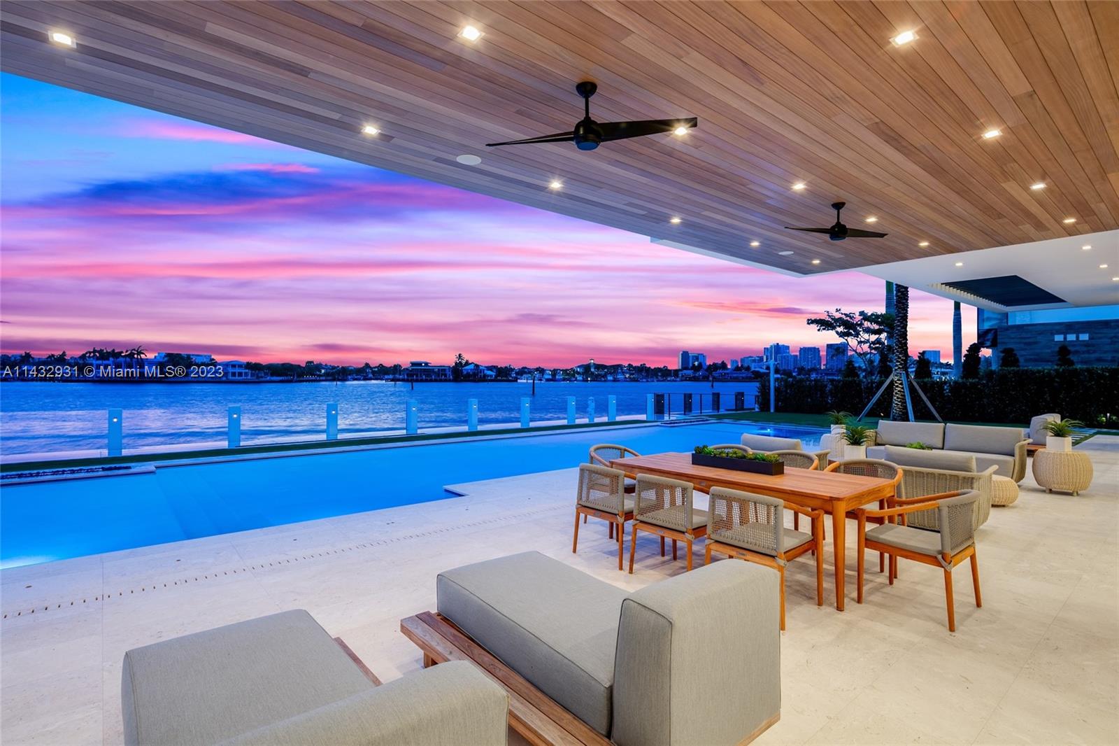 LAGUNA ISLE - Residential
