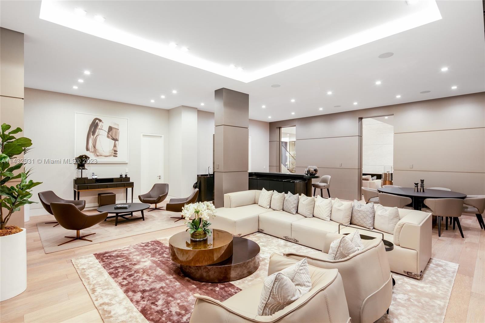 LAGUNA ISLE - Residential