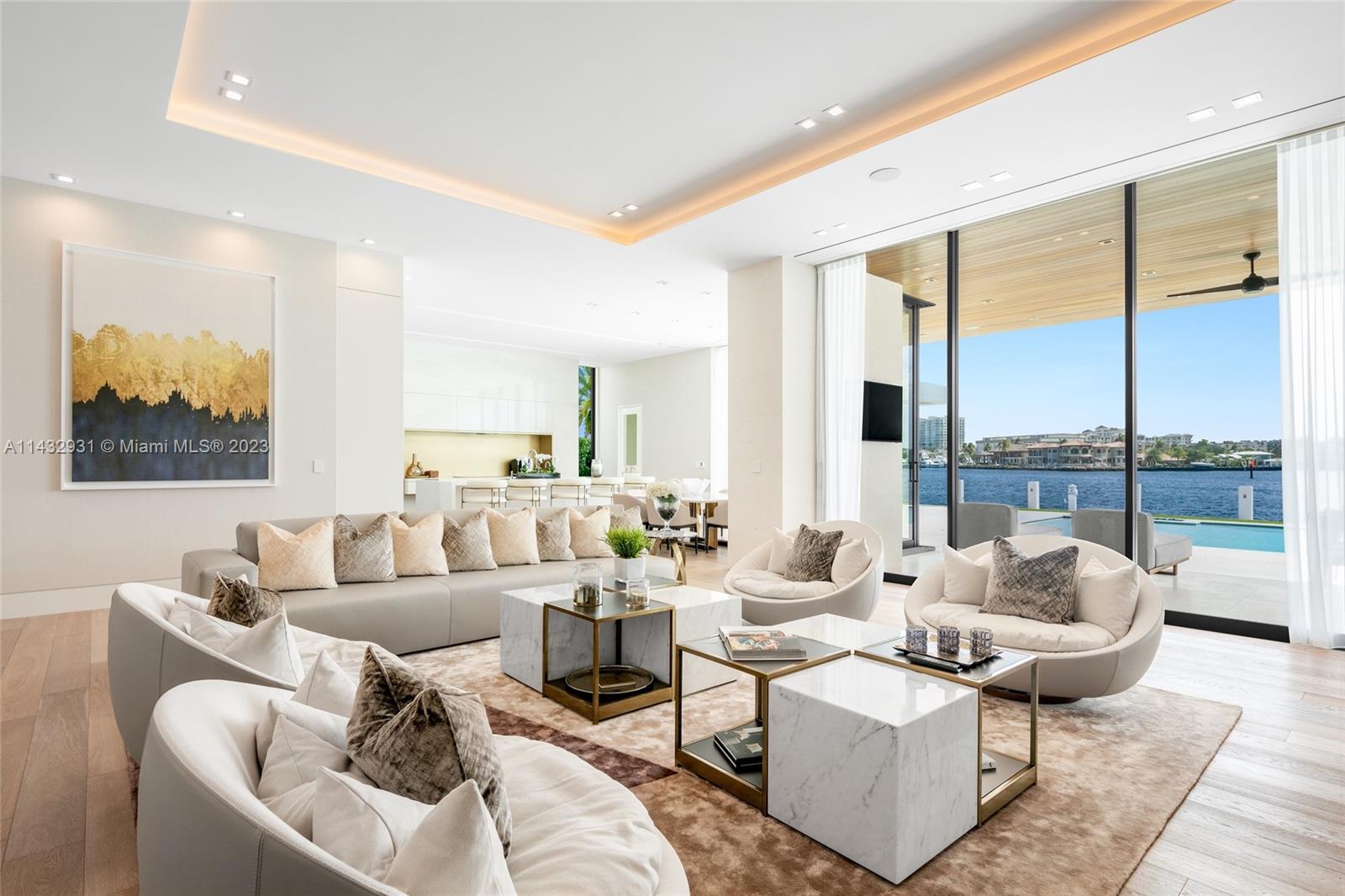 LAGUNA ISLE - Residential