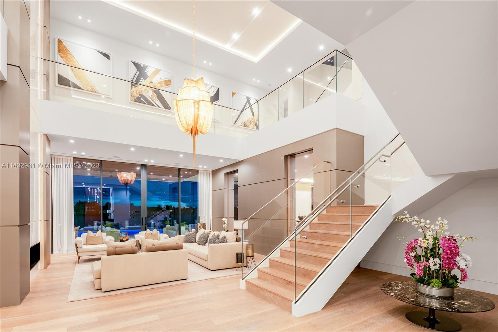 LAGUNA ISLE - Residential