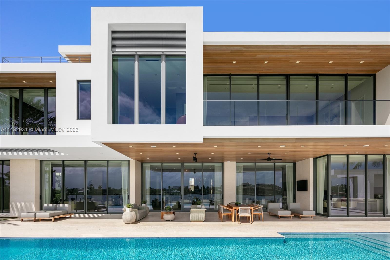 LAGUNA ISLE - Residential