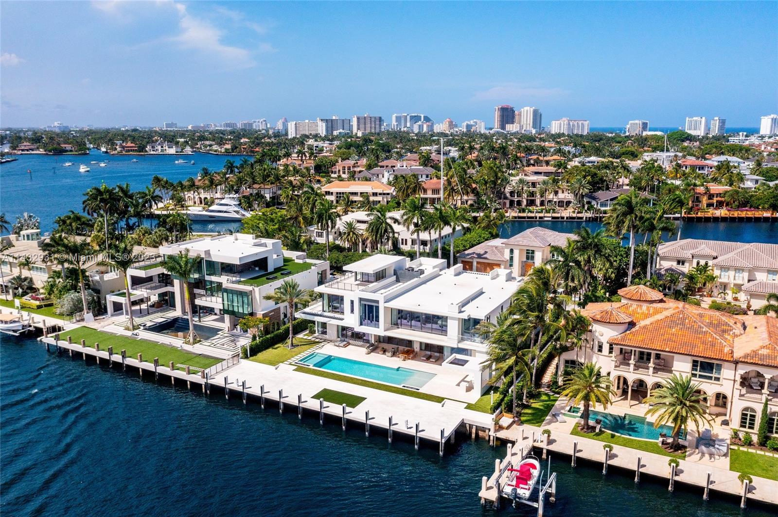 LAGUNA ISLE - Residential