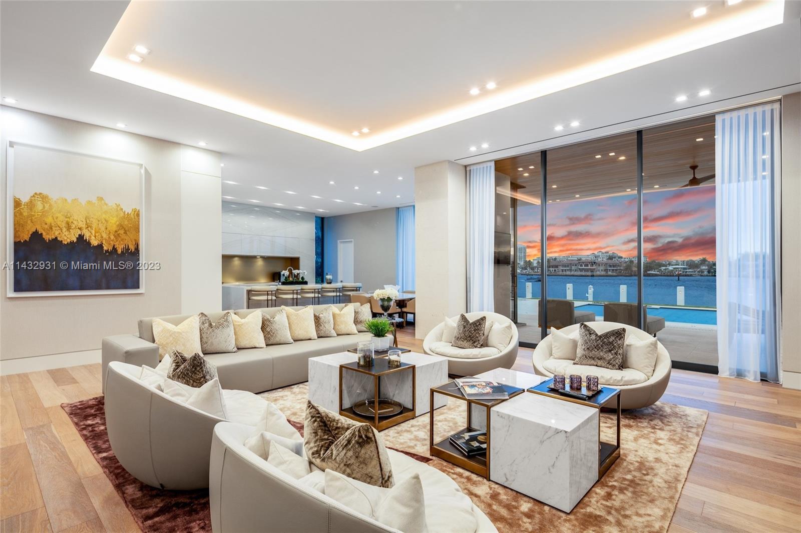 LAGUNA ISLE - Residential