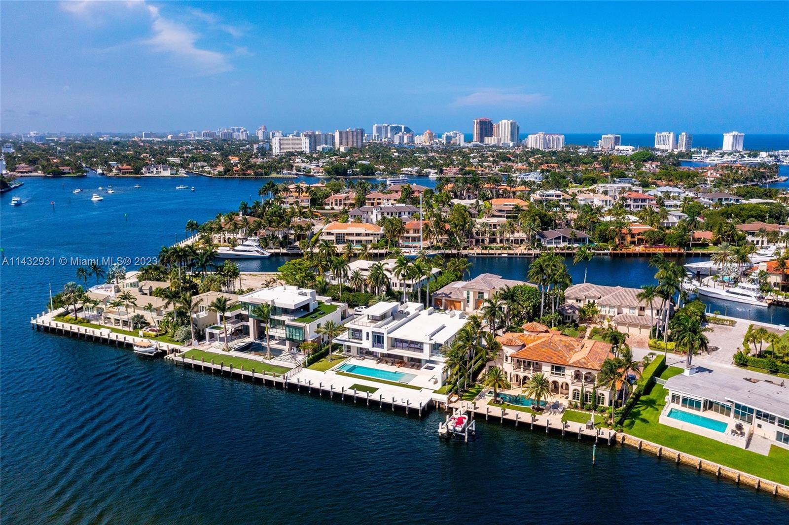 LAGUNA ISLE - Residential