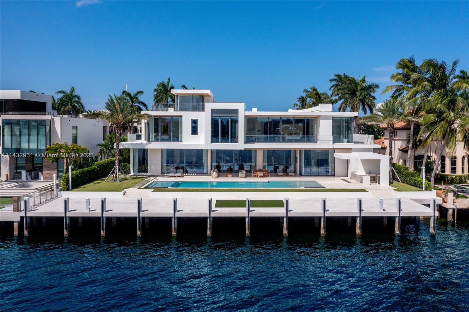LAGUNA ISLE - Residential