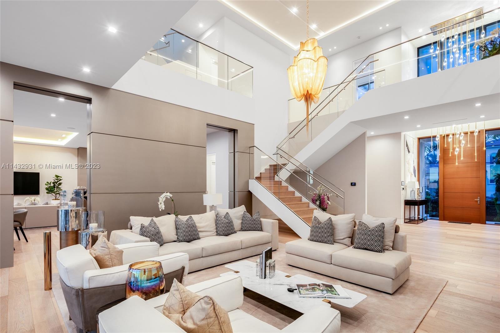 LAGUNA ISLE - Residential