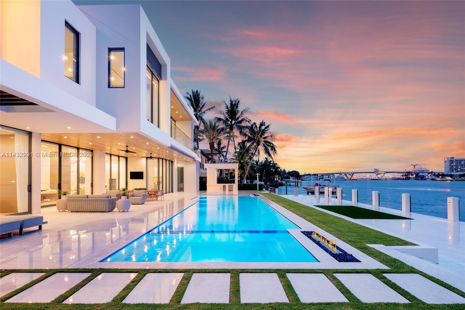 LAGUNA ISLE - Residential