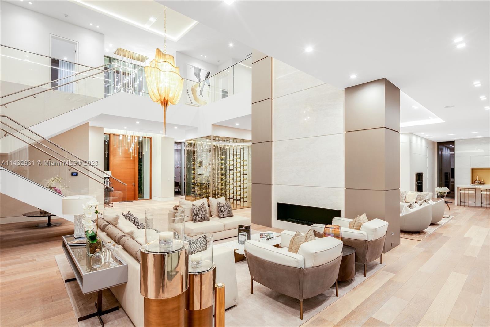 LAGUNA ISLE - Residential