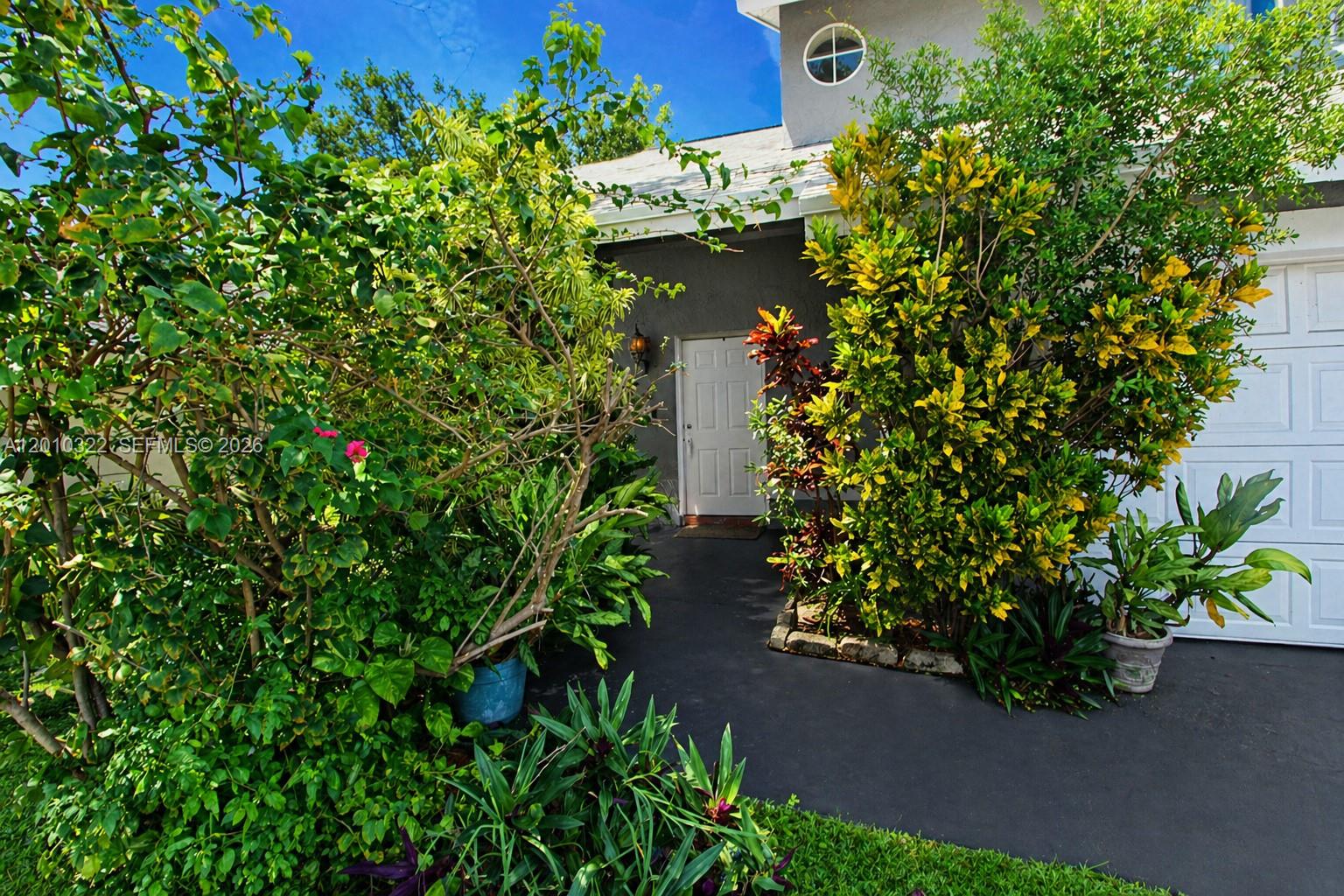 SAWGRASS ESTATES - Residential