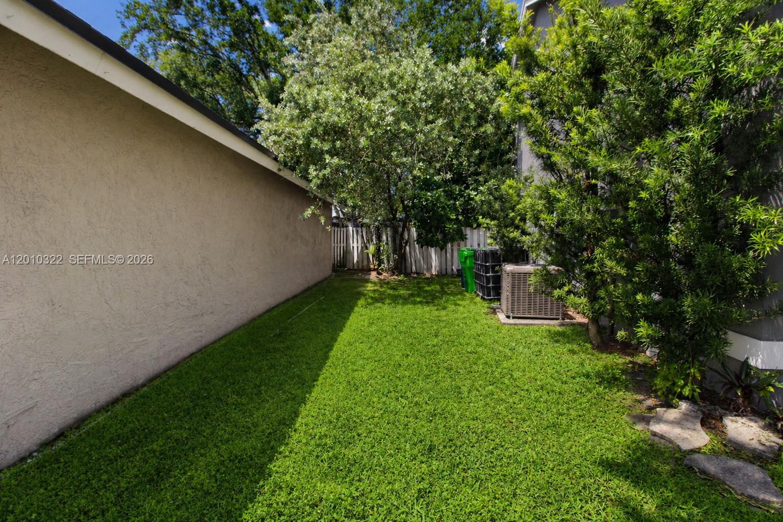 SAWGRASS ESTATES - Residential