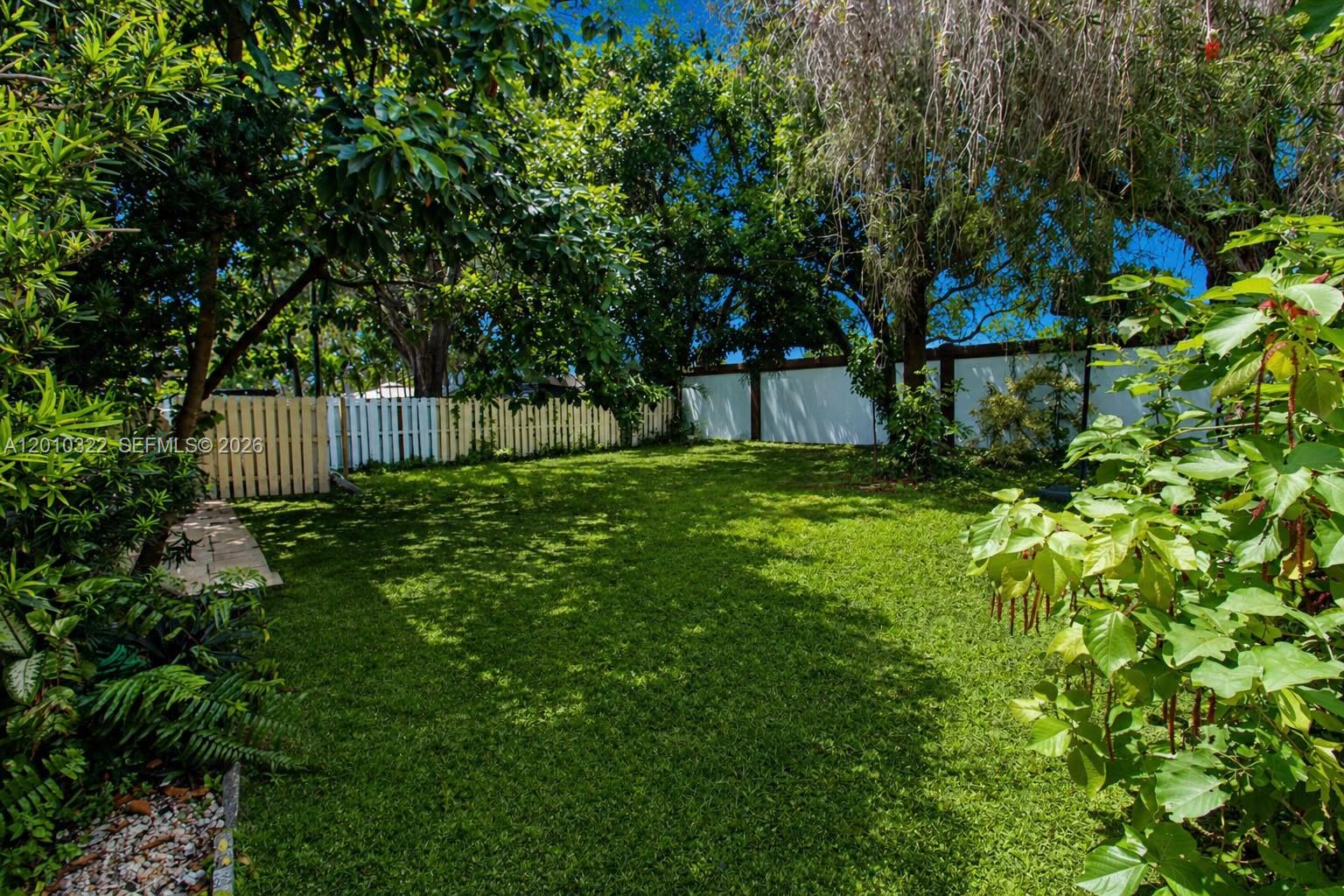 SAWGRASS ESTATES - Residential