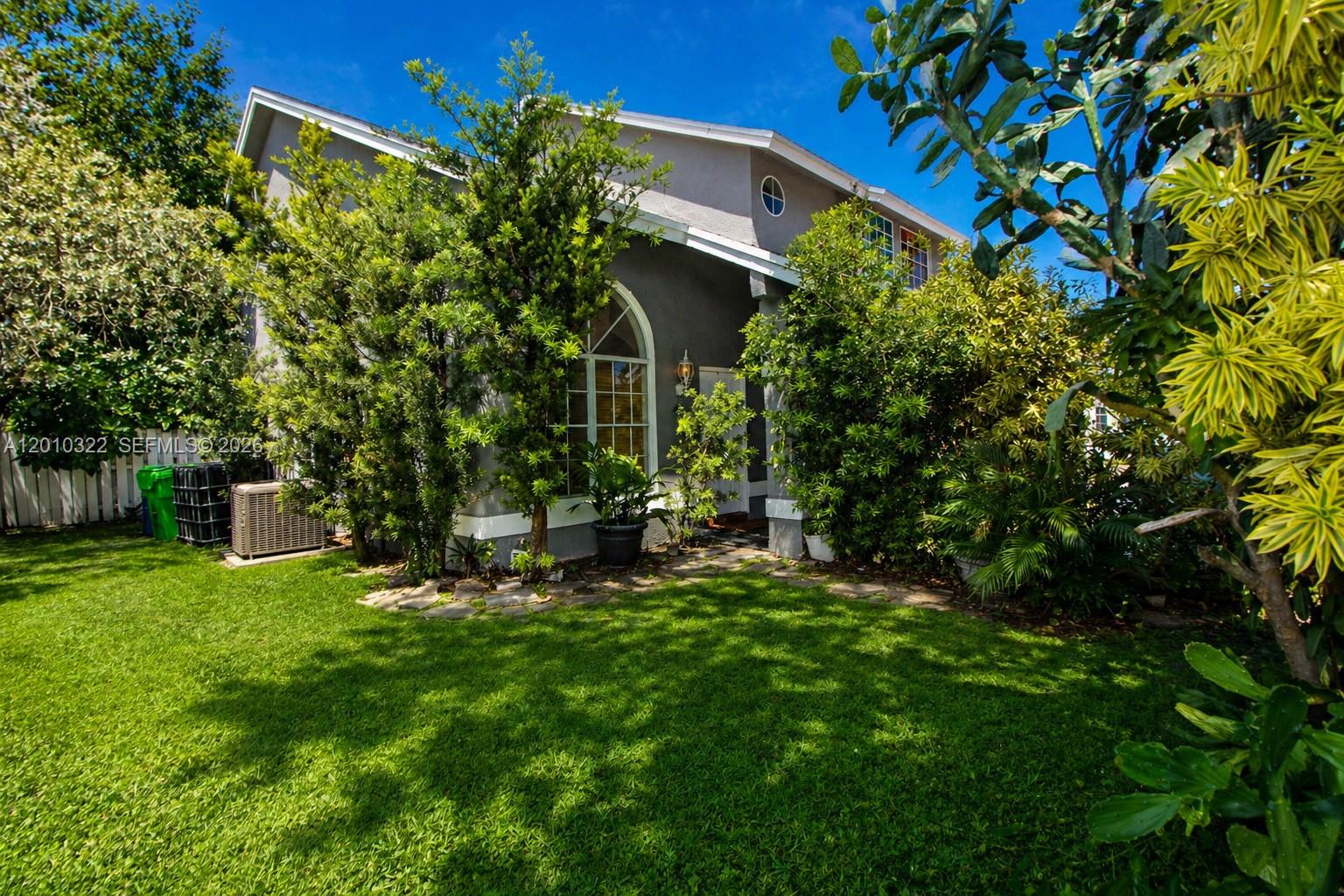 SAWGRASS ESTATES - Residential