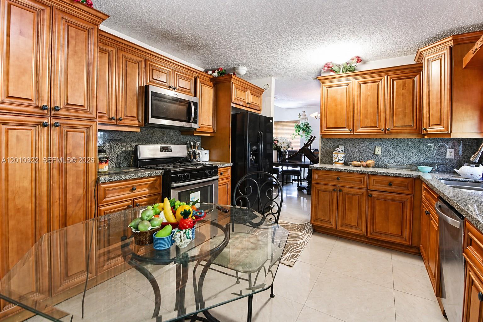 SAWGRASS ESTATES - Residential