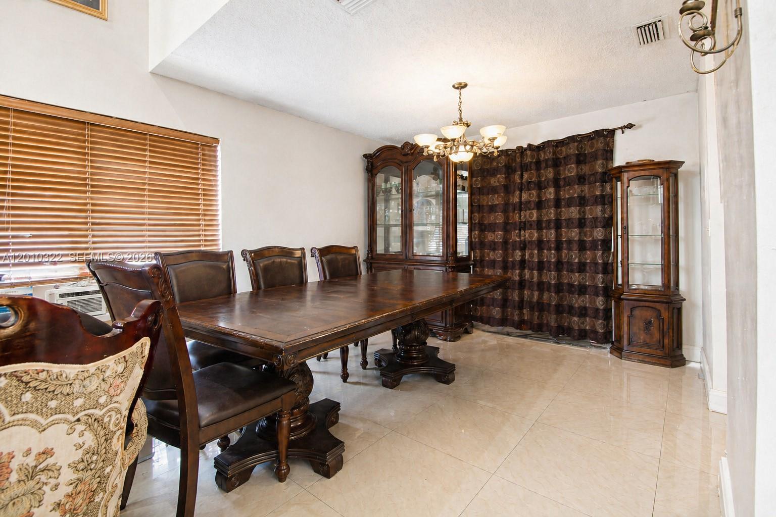 SAWGRASS ESTATES - Residential