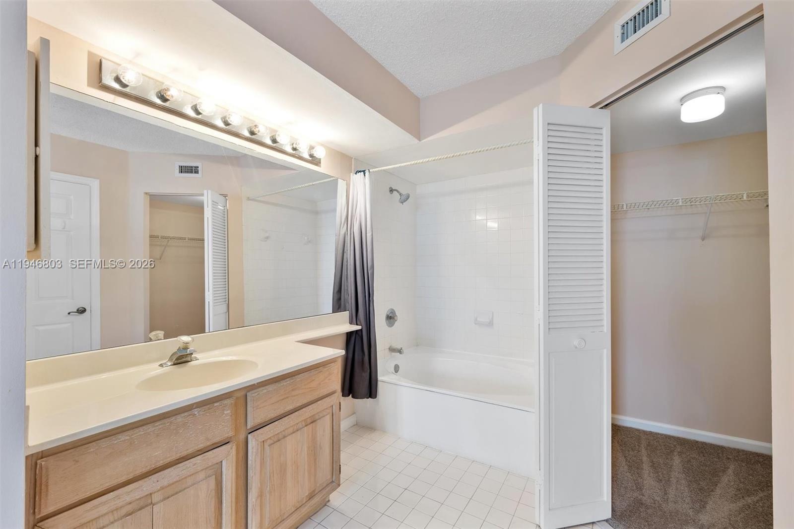 UNIVERSITY INN CONDO - Residential