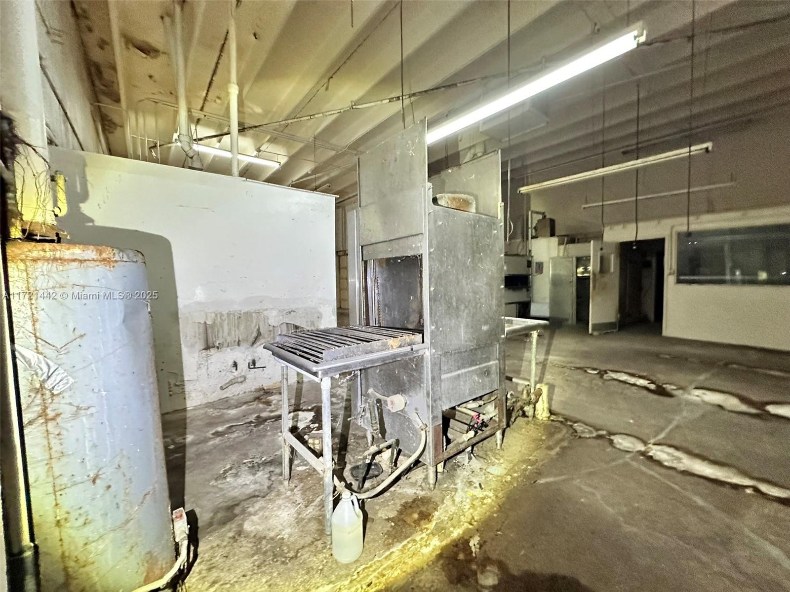 BELLEVUE BISCAYNE - Commercial Sale