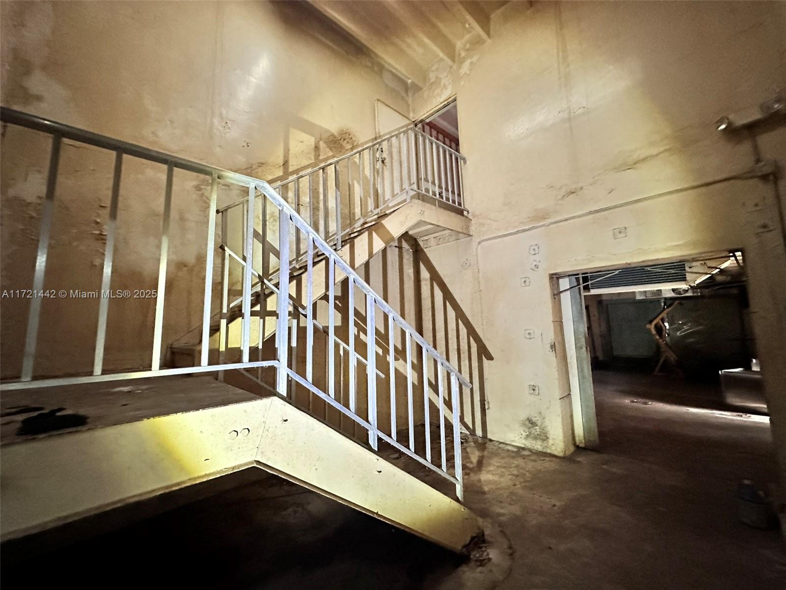 BELLEVUE BISCAYNE - Commercial Sale