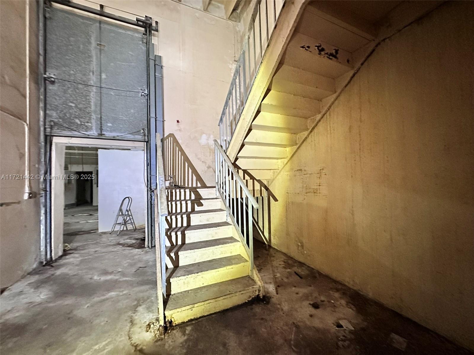 BELLEVUE BISCAYNE - Commercial Sale