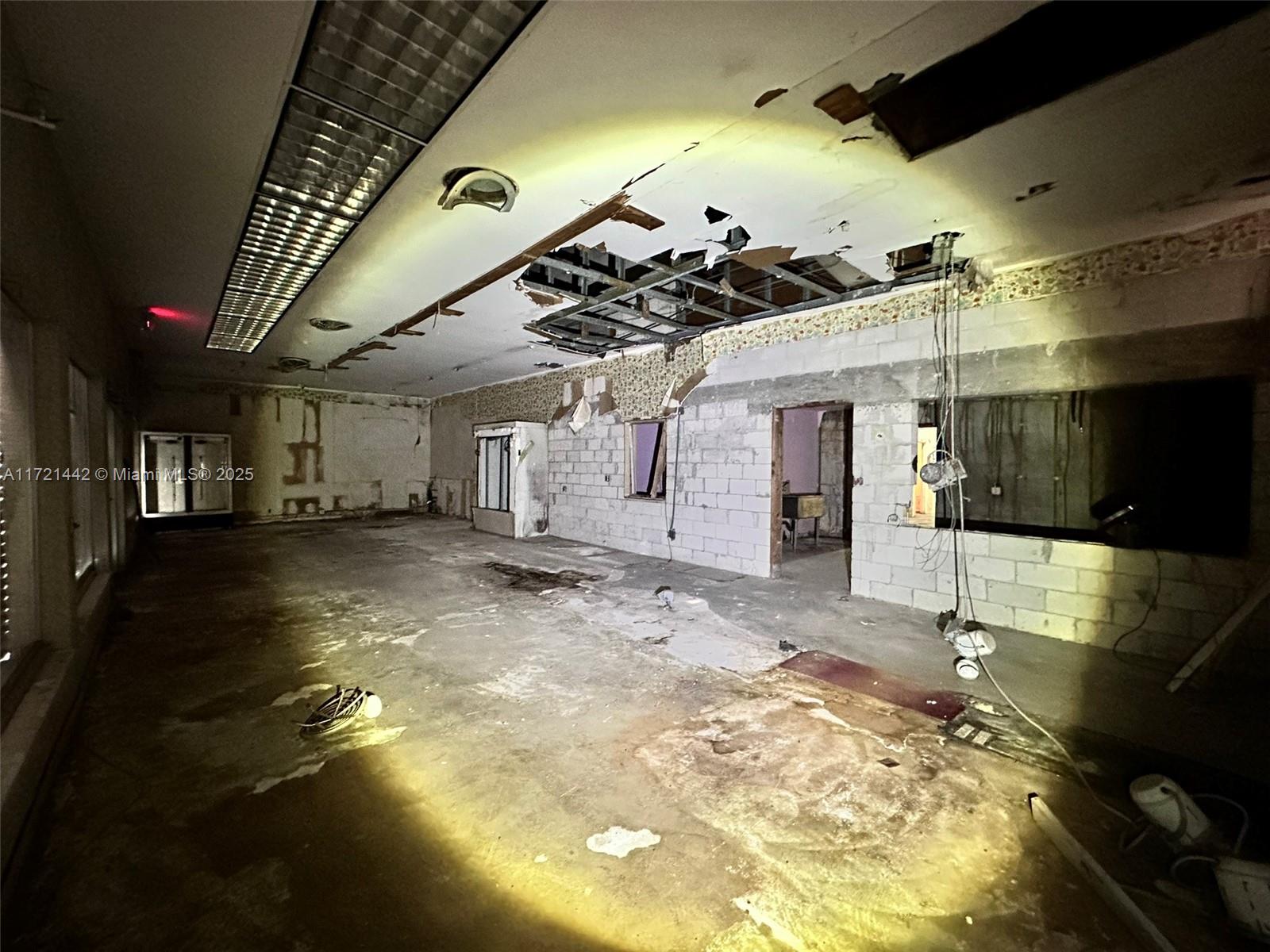 BELLEVUE BISCAYNE - Commercial Sale