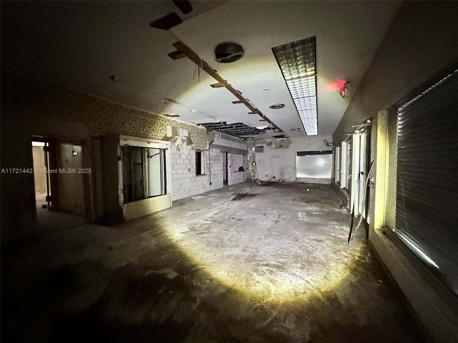 BELLEVUE BISCAYNE - Commercial Sale