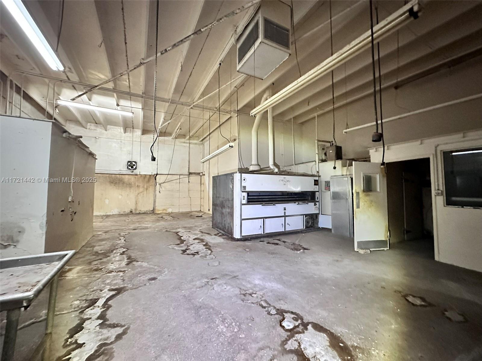 BELLEVUE BISCAYNE - Commercial Sale