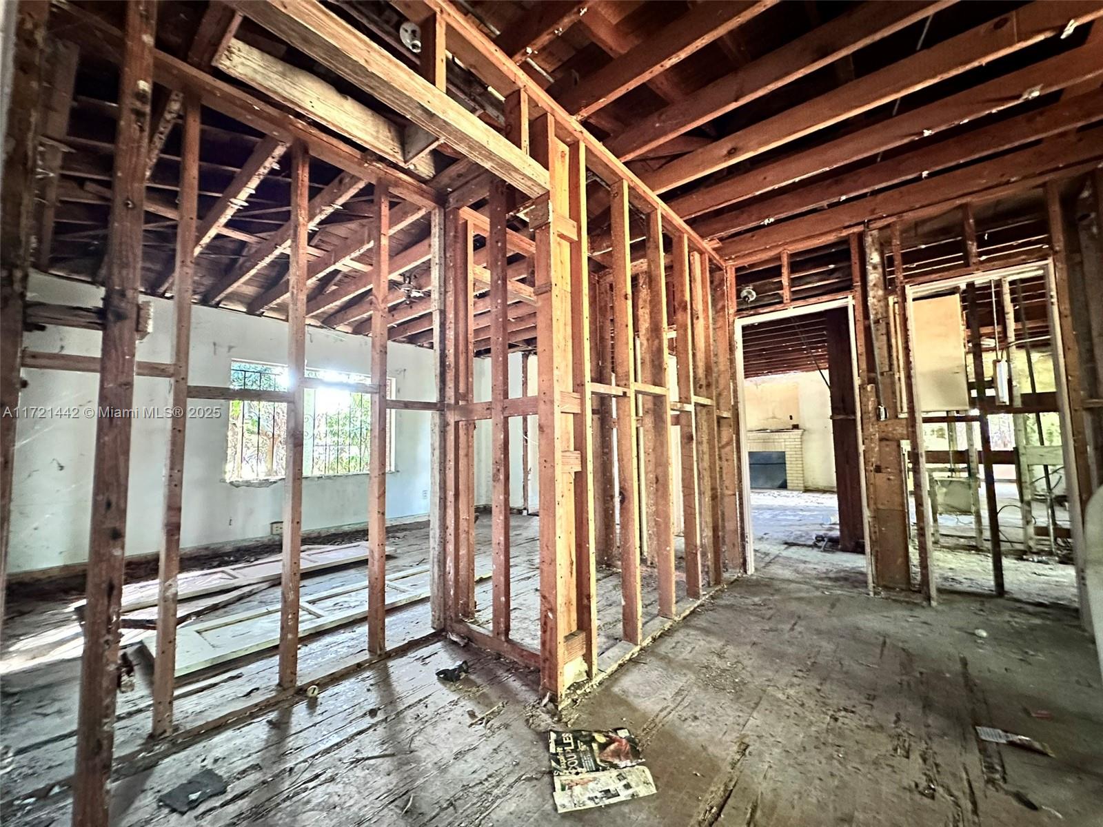 BELLEVUE BISCAYNE - Commercial Sale