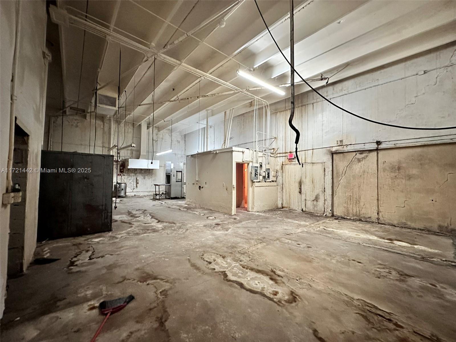 BELLEVUE BISCAYNE - Commercial Sale