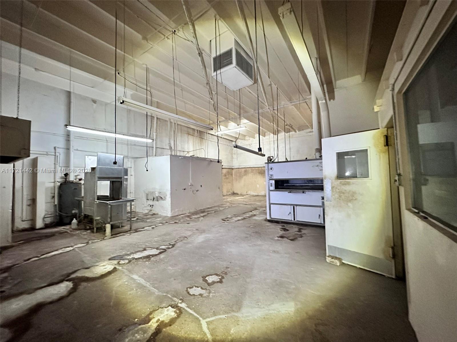 BELLEVUE BISCAYNE - Commercial Sale