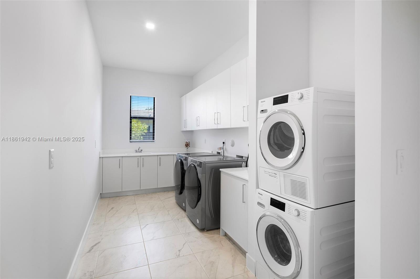 BROWN ESTATES - Residential