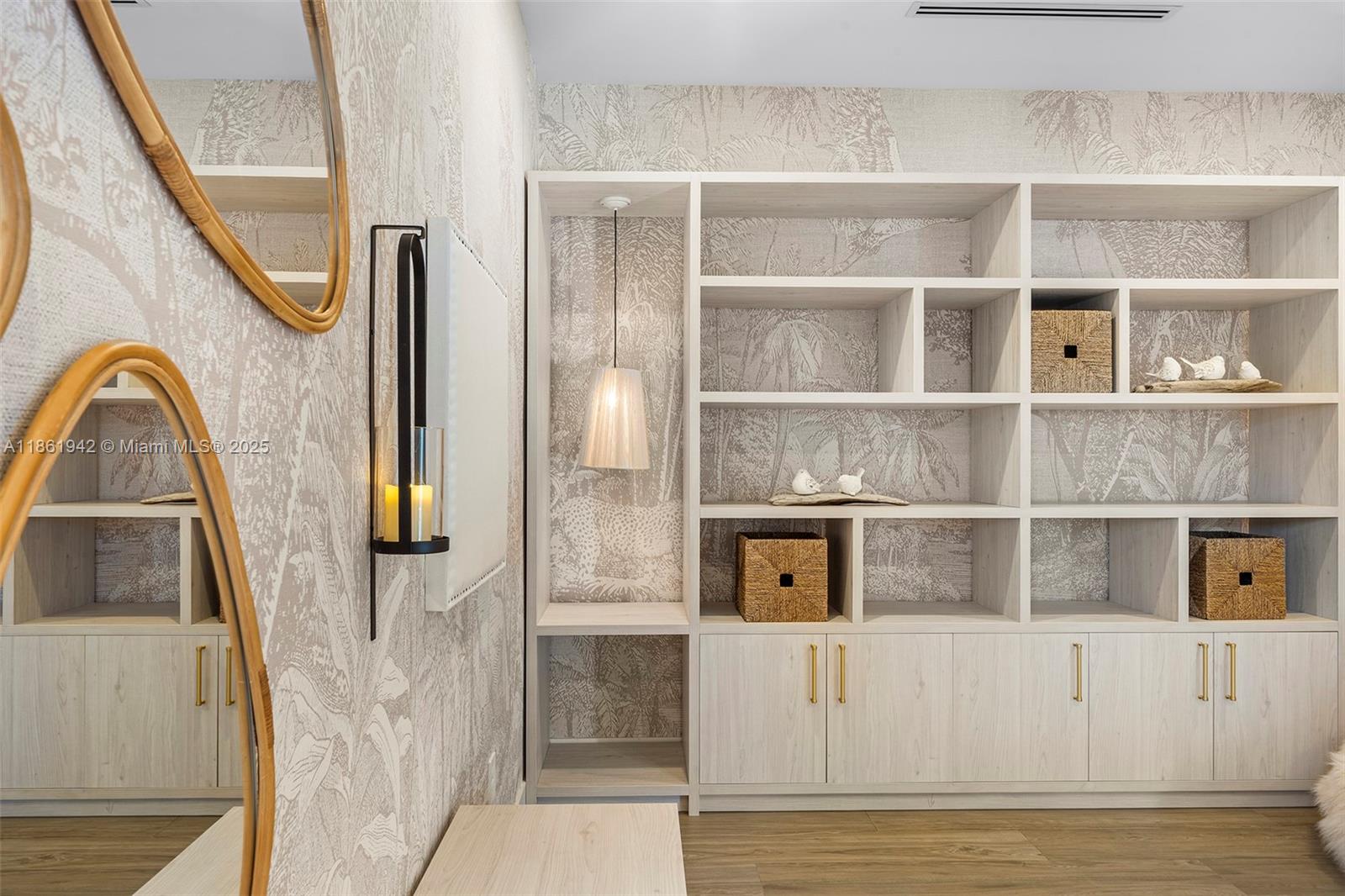 BROWN ESTATES - Residential